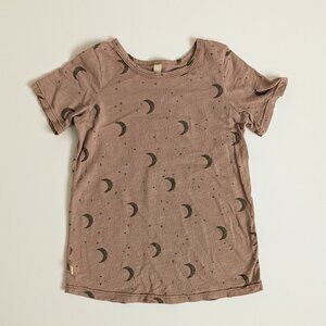 Childhoods basic tee in 'lunar' jersey size 6/7 EUC